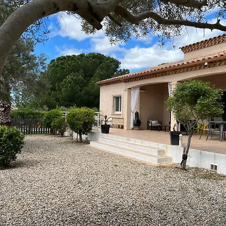 Au Calme Avec Piscine Сasa de vacaciones
